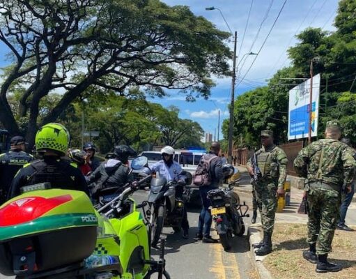 Atentado con cilindros bomba contra Batallón Pichincha genera máxima alerta en Cali