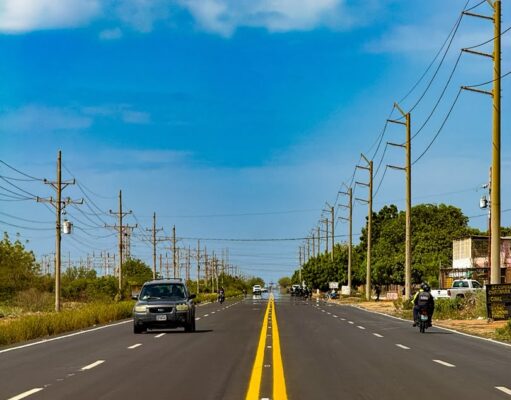 Luis Caldera entregó 3,5 kilómetros lineales de vialidad asfaltada en el municipio de La Cañada de Urdaneta