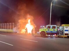 TRAGEDIA EN LA C1 Camioneta chocó contra baranda y se incenció: 4 muertos