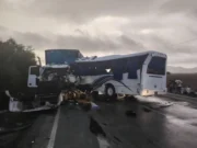 9 muertos en choque de bus contra gandola en Anzoátegui