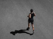 ¿Cuerpo sano, corazón en riesgo?: Estilo de vida actual está afectando la salud cardiovascular de los jóvenes