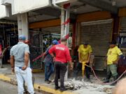 Alcaldía de Maracaibo repara bote de agua en C.C San Felipe 2