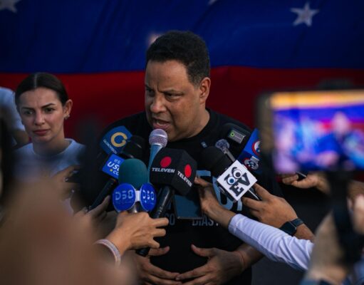 Rafael Ramírez se reencuentra con los marabinos en Santa Lucía a menos de 48 horas de su liberación