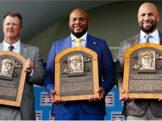 Jeff-Kent-Andruw-Jones-Carlos-Beltran