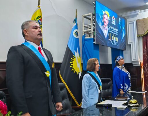 Zulia rinde tributo a Udón Pérez y otorga Orden Lago de Maracaibo a 100 años de su siembra