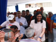 Delcy Rodríguez felicita al pueblo por su paticipación histórica en la Consulta Nacional