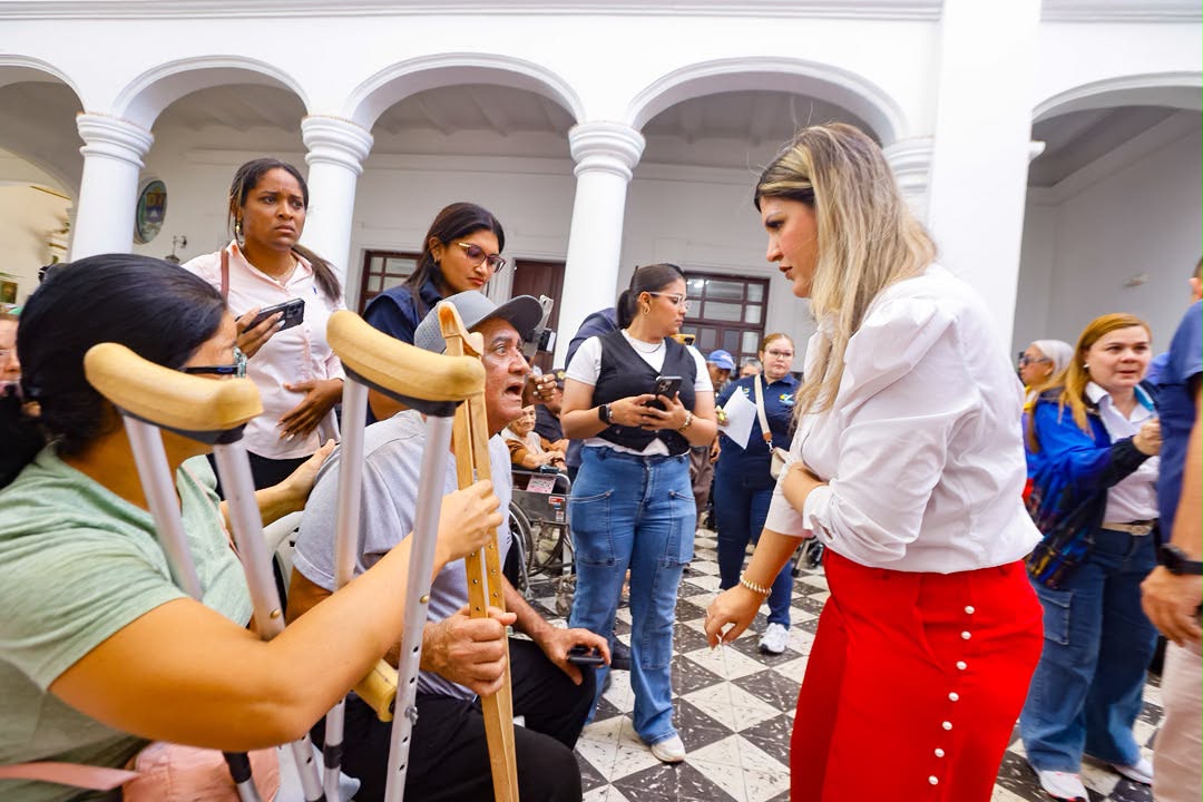 Gobernación del Zulia entregó ayudas técnicas y sociales dentro de las políticas del 1×10 del Buen Gobierno