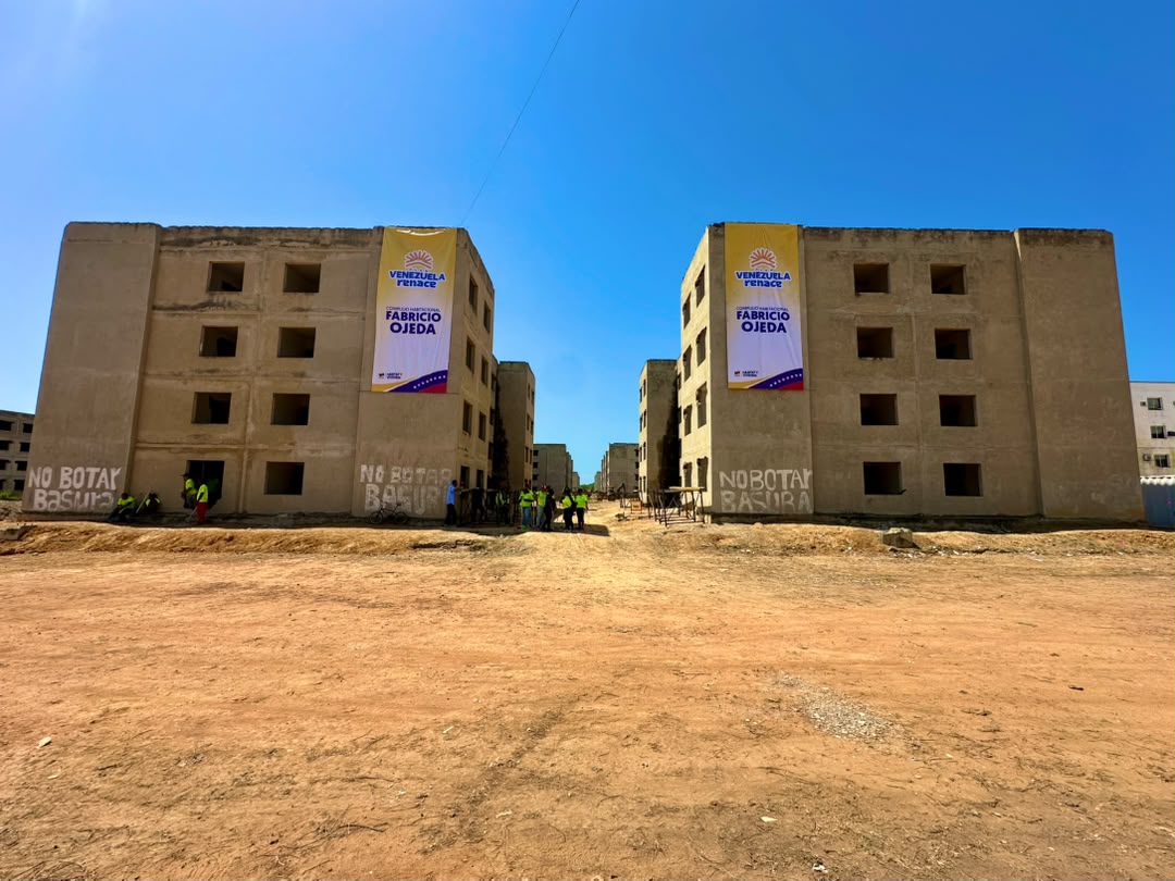 Gobernador Luis Caldera anuncia recuperación de 35 edificios y 560 apartamentos en el Complejo Habitacional Fabricio Ojeda