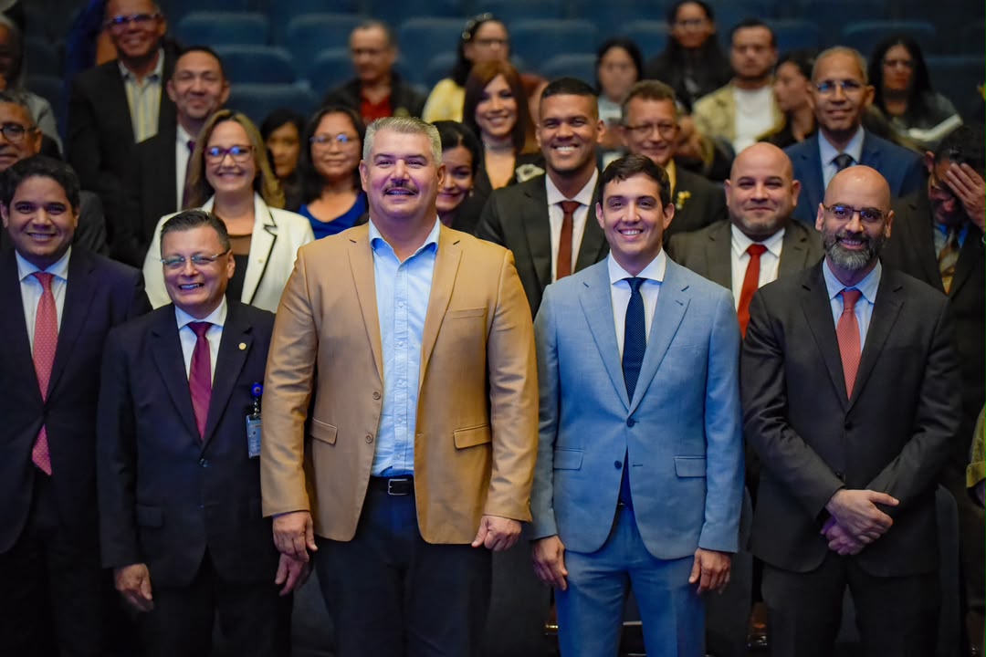 Gobernador Luis Caldera acompaña al BCV en su 86° aniversario