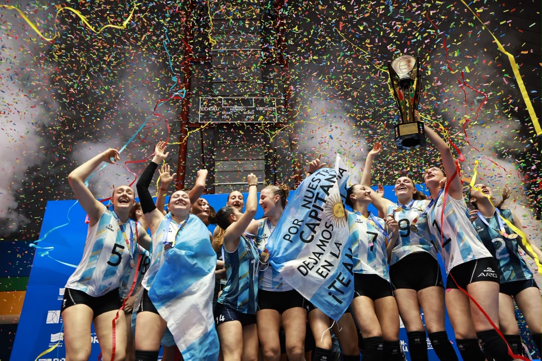 SURAMERICANO DE VOLEIBOL U19: Argentina campeona invicta